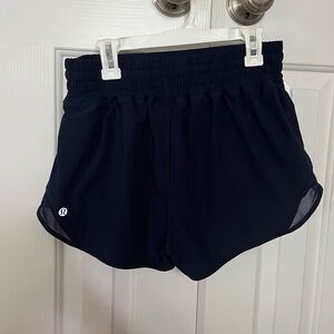 Lululemon Hotty Hot shorts - size 6